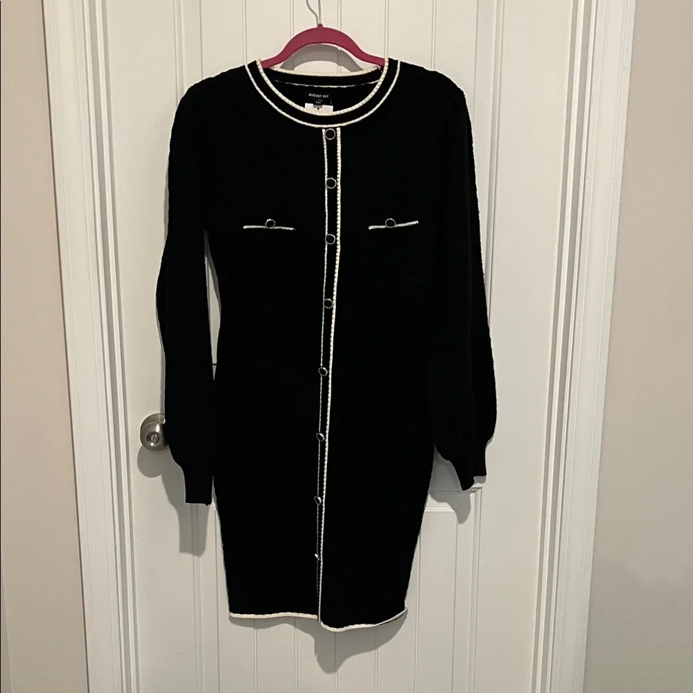 Chic Black Long Sleeve Sweater Dress with White Accents - Picture 1 of 7